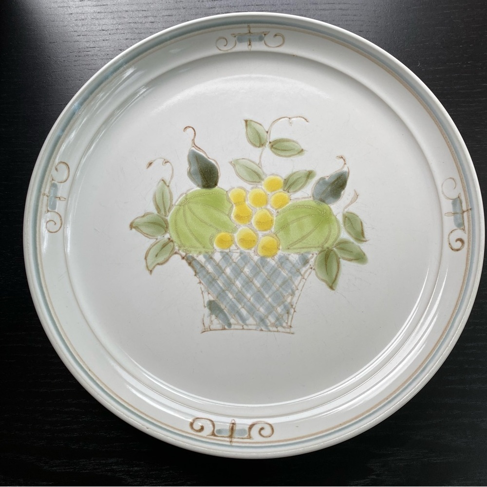 NORITAKE STONEWARE PLENTY 8573 Dinner PLATE 10.5” Fruit Basket 1970’s VTG Retro